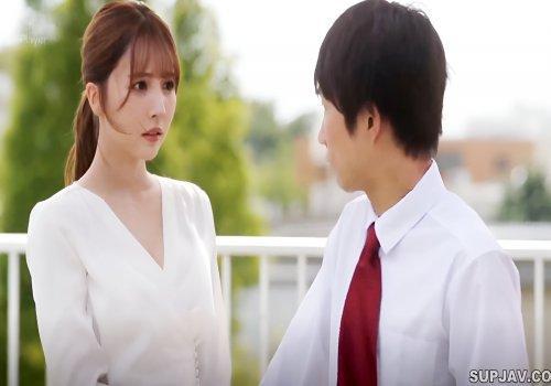 Nam sinh mặt ngây ngô được cô giáo xinh đẹp muốn yêu